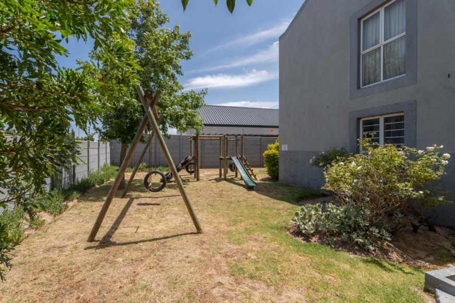 2 Bedroom Property for Sale in Uitzicht Western Cape